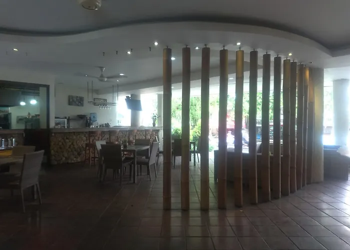 Suris Boutique Hotel 3*