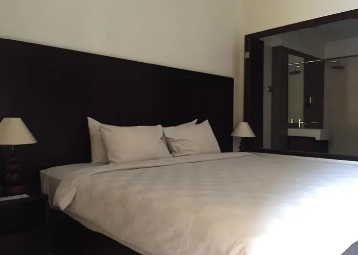Suris Boutique Hotel 3*